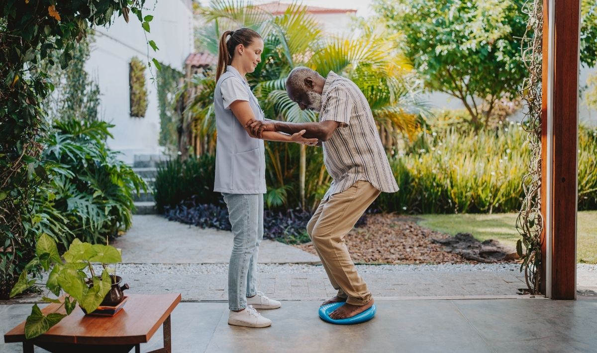 Physiotherapist vs Physiologist Five Key Differences